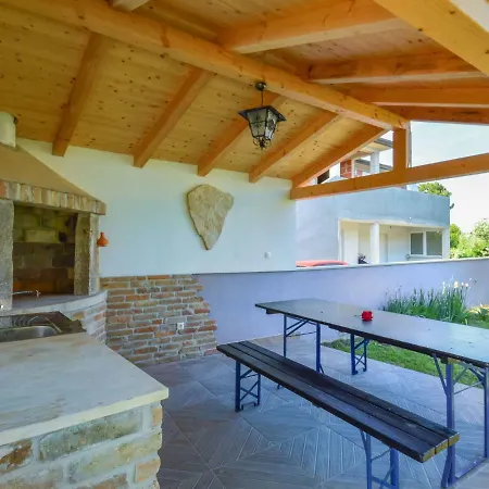 Finida By Interhome Petrovija