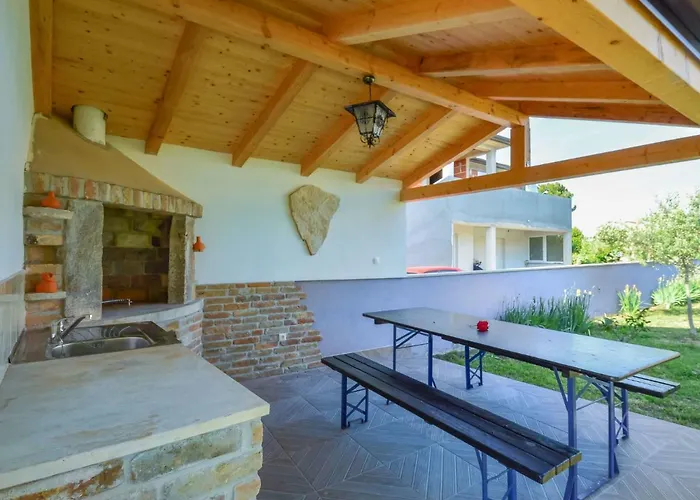 Finida By Interhome Petrovija