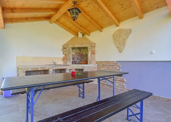 Finida By Interhome * Petrovija