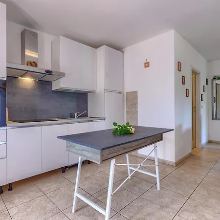 Finida By Interhome Petrovija