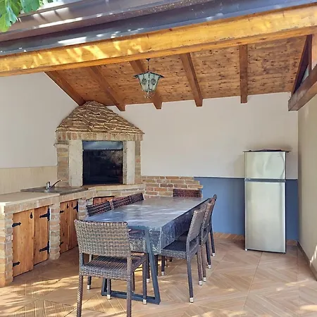 Finida By Interhome Petrovija